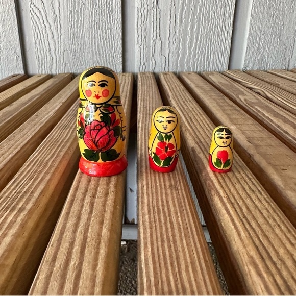 Russian Nesting Dolls Set 3 Matryoshka Peasant Doll Wooden Wood Vintage Russia - Picture 10 of 11